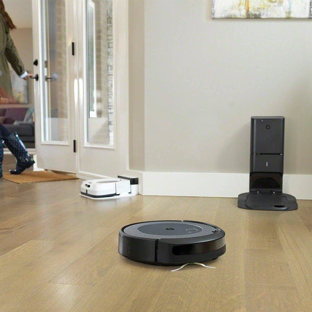 iRobot Roomba i3 3550 Robot Vacuum