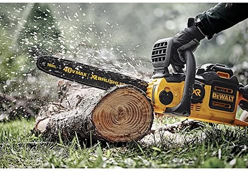 DEWALT 40V MAX XR Chainsaw, 4-Ah Battery, 16-Inch (DCCS690M1)