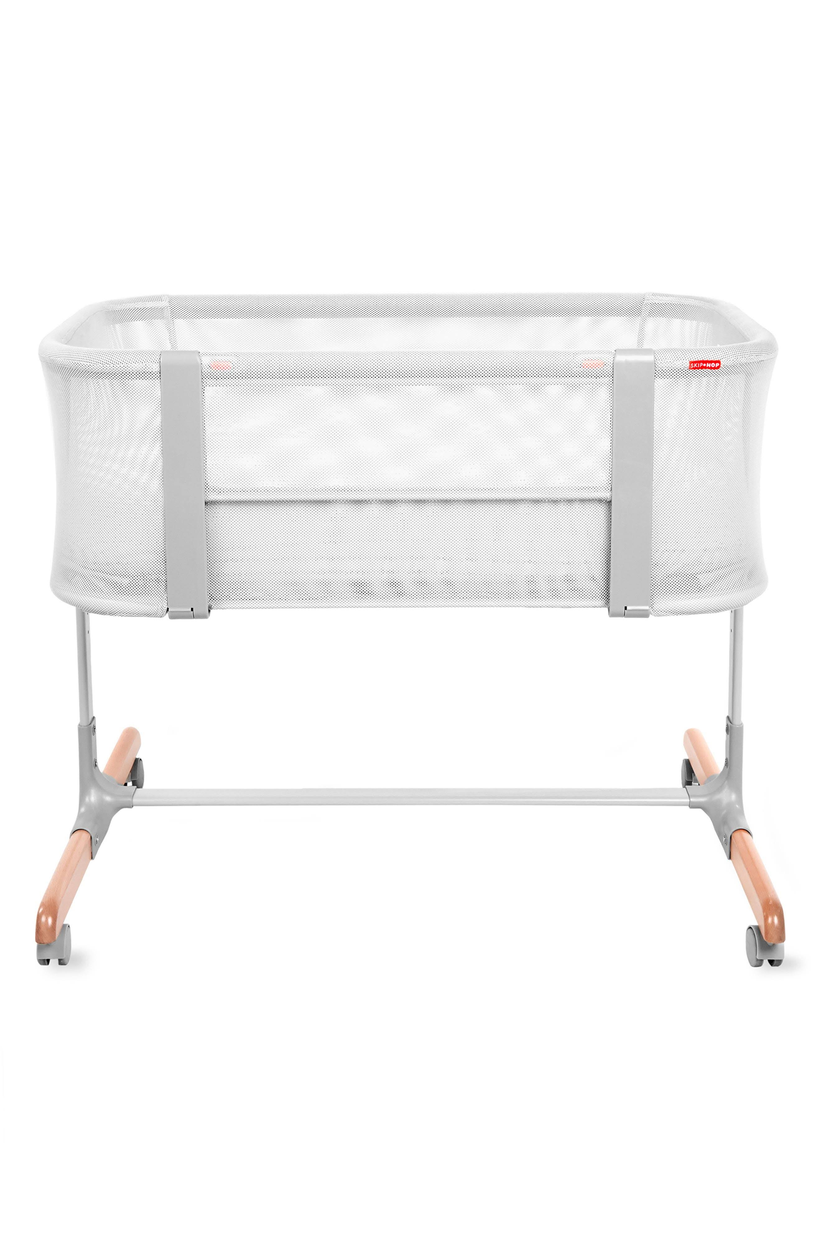 Skip Hop Cozy-Up 2-in-1 Bedside Sleeper & Bassinet ¨C Grey