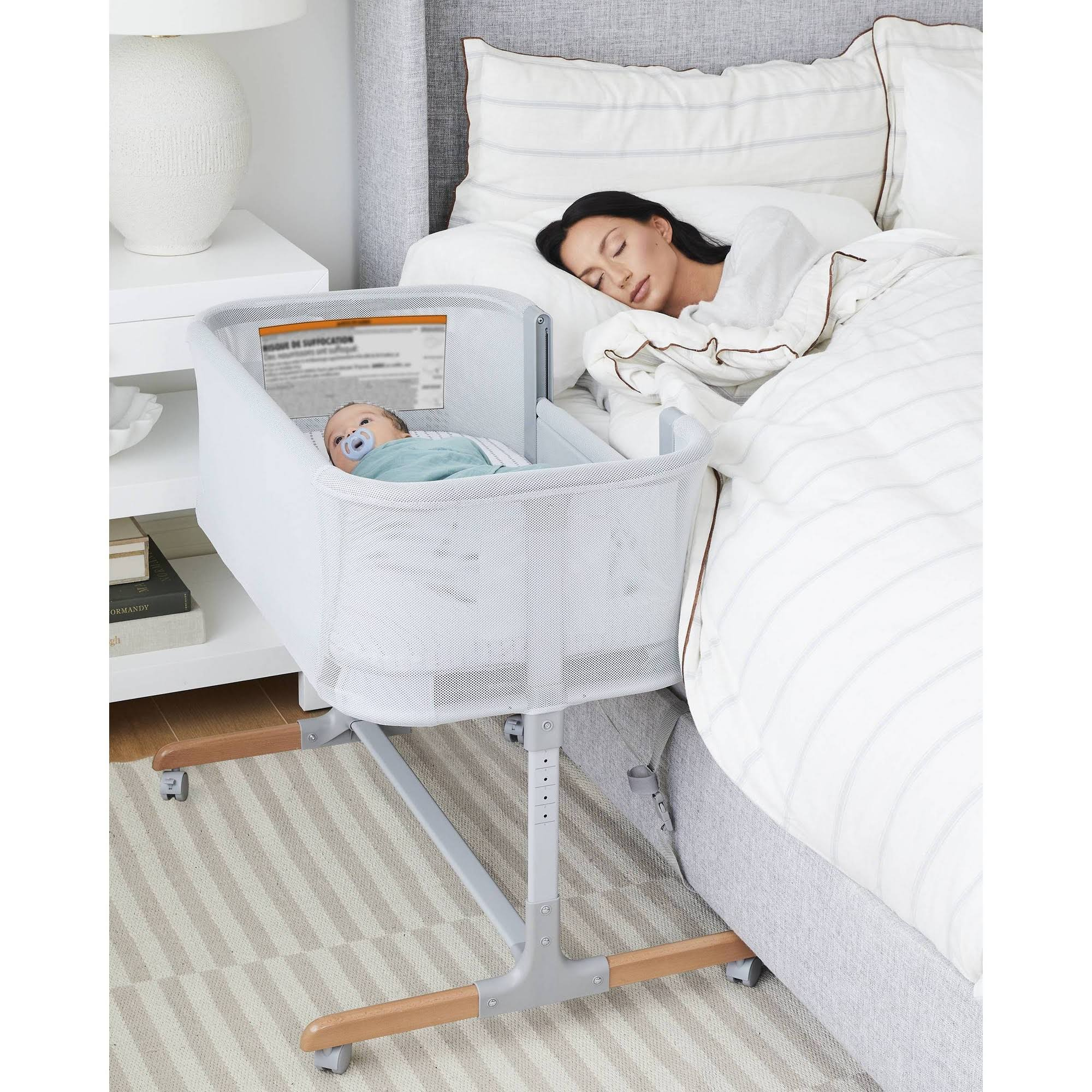 Skip Hop Cozy-Up 2-in-1 Bedside Sleeper & Bassinet ¨C Grey