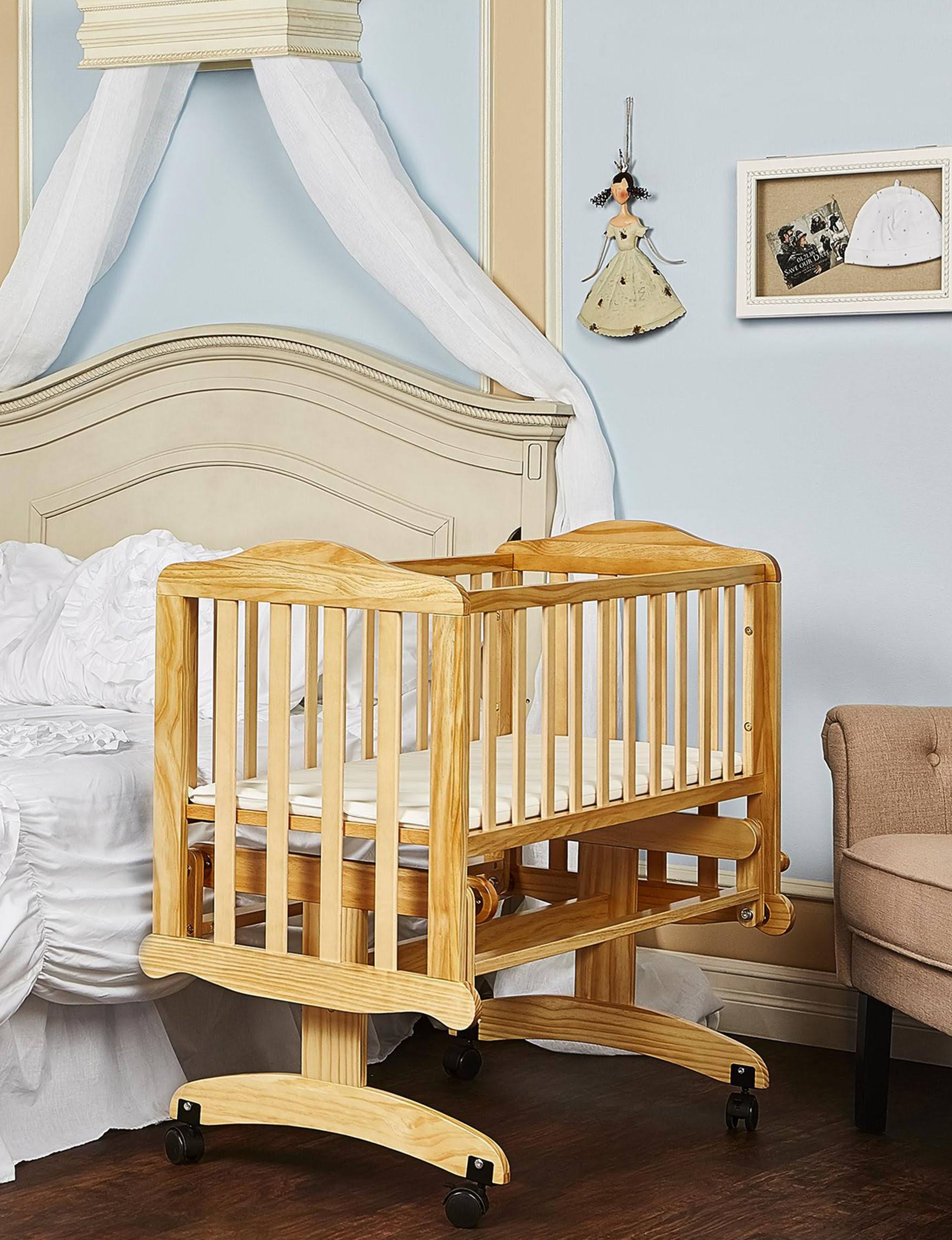 Dream on Me Lullaby Cradle Glider (Natural)