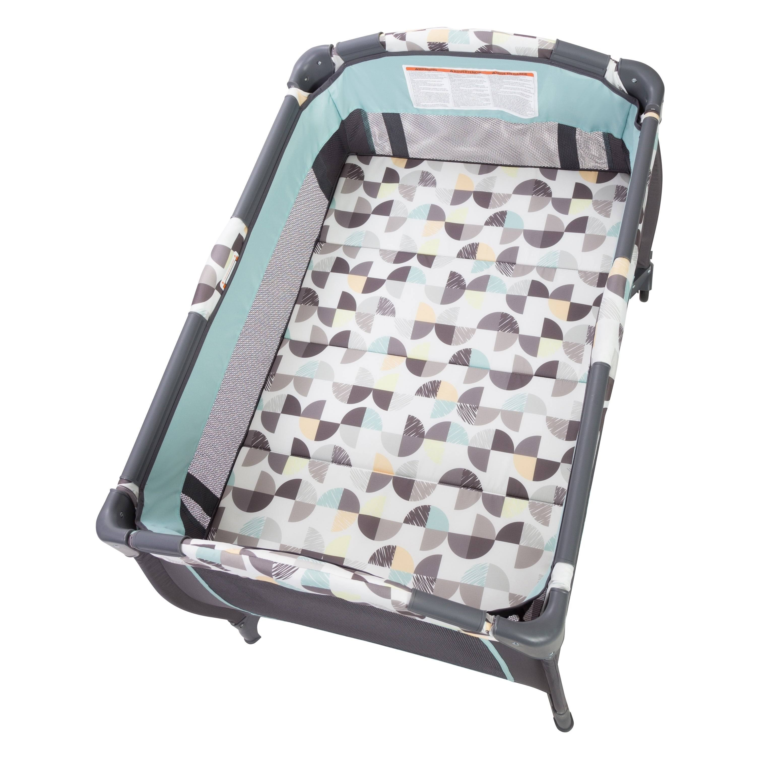 Baby Trend Trend-E Nursery Center Playard, Doodle Dots