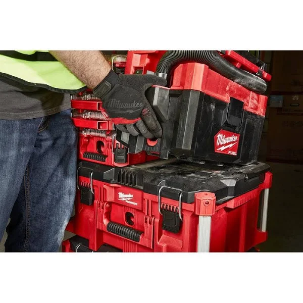 Milwaukee M18 Fuel PACKOUT 2.5 Gal Wet/Dry Vacuum