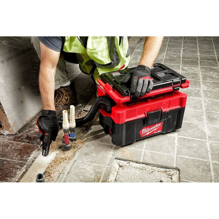 Milwaukee M18 Fuel PACKOUT 2.5 Gal Wet/Dry Vacuum