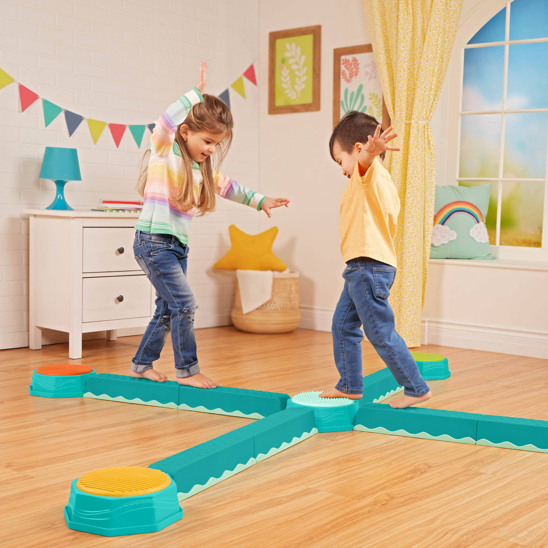 B. Toys Interlocking Balancing Beams - Balance & Build Set